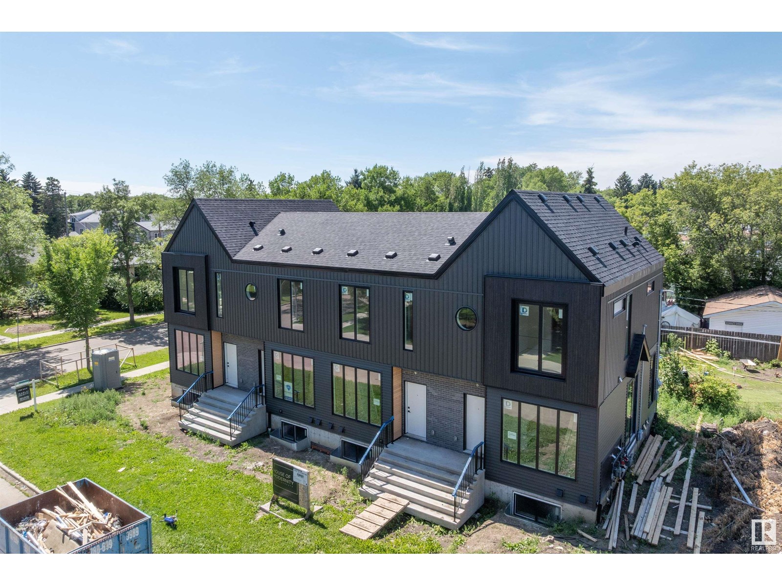 Property at 8402 87 ST NW image 3