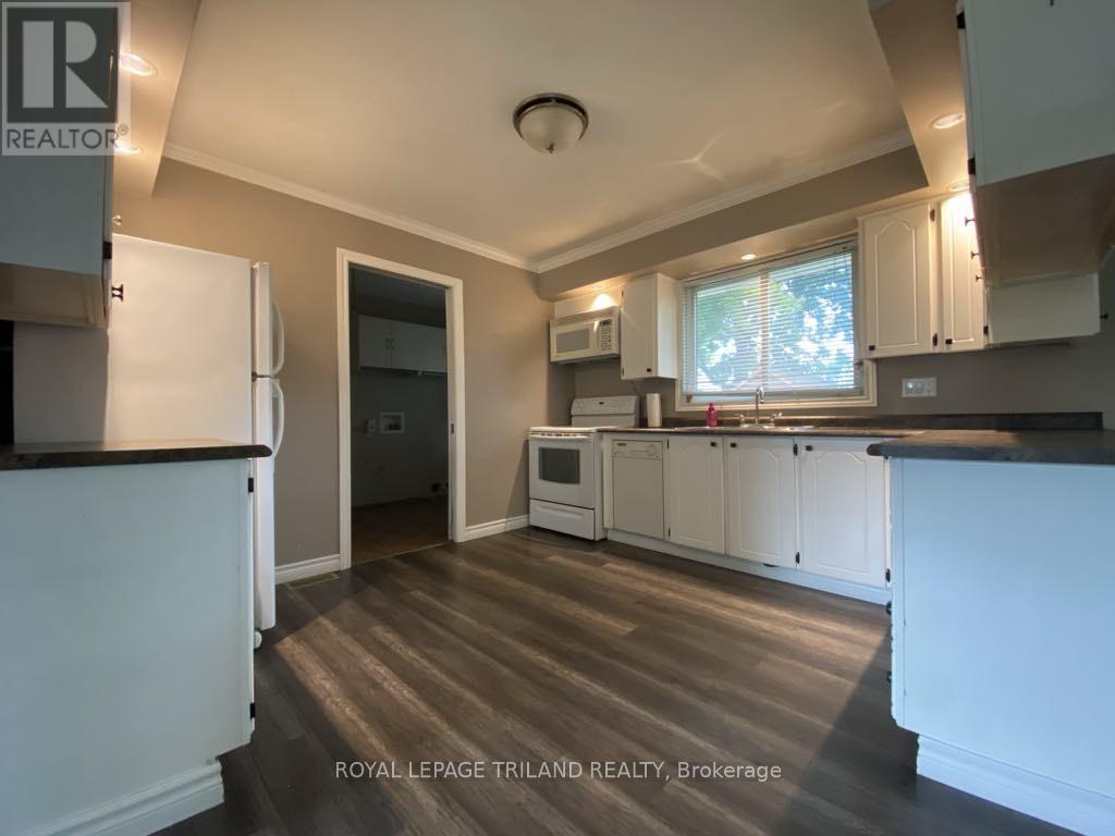 102 Ontario Street, Lambton Shores, Ontario  N0M 2N0 - Photo 12 - X12280638