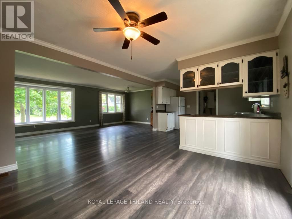 102 Ontario Street, Lambton Shores, Ontario  N0M 2N0 - Photo 13 - X12280638