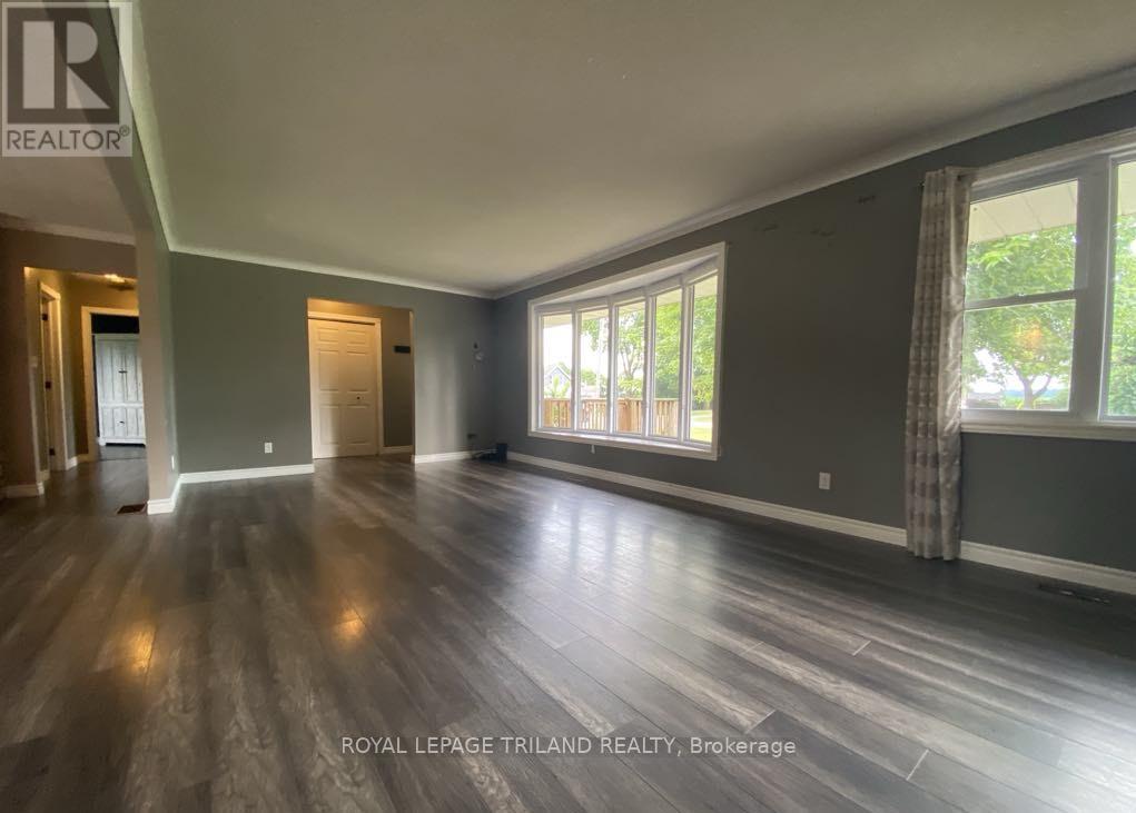 102 Ontario Street, Lambton Shores, Ontario  N0M 2N0 - Photo 3 - X12280638