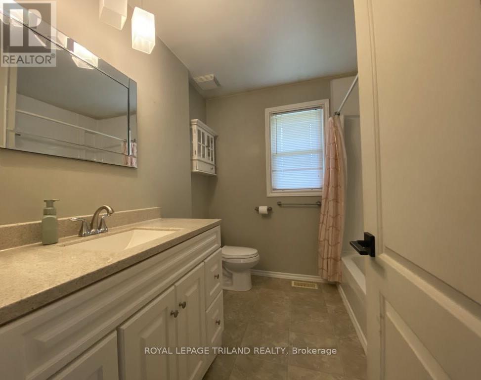 102 Ontario Street, Lambton Shores, Ontario  N0M 2N0 - Photo 35 - X12280638