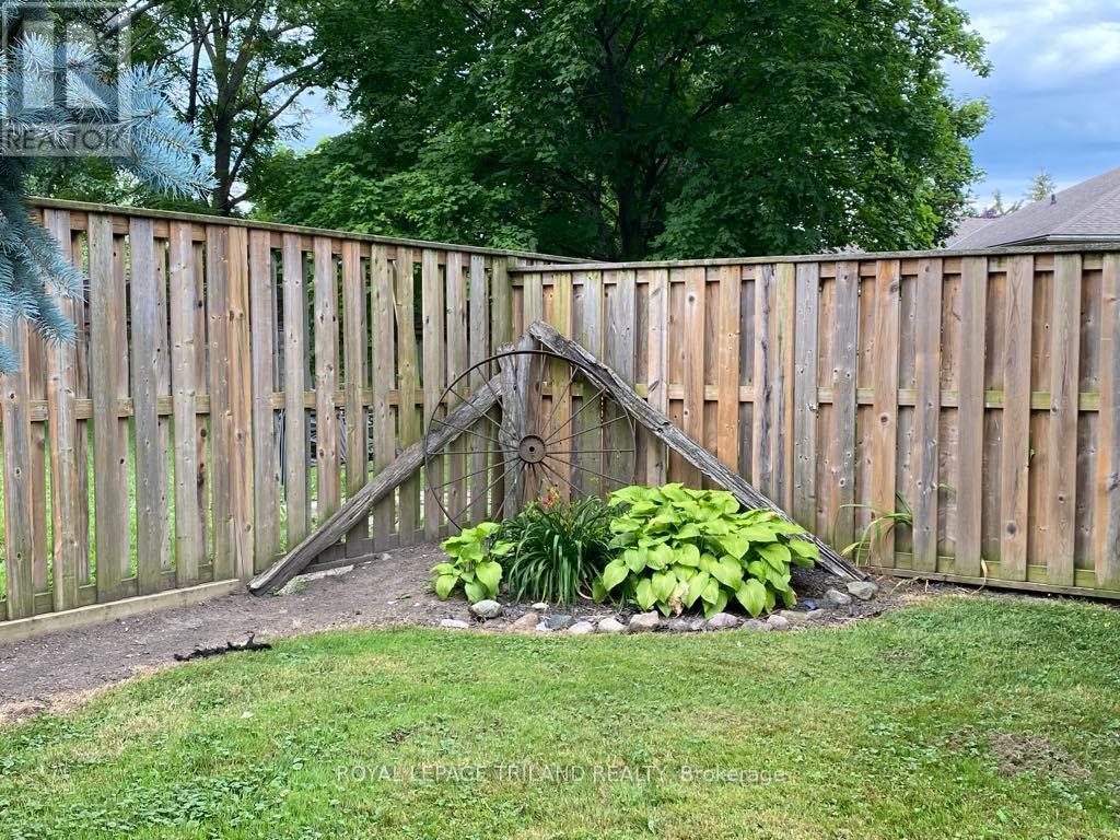 102 Ontario Street, Lambton Shores, Ontario  N0M 2N0 - Photo 42 - X12280638
