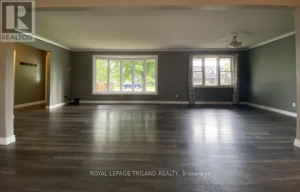102 Ontario Street, Lambton Shores, Ontario  N0M 2N0 - Photo 5 - X12280638