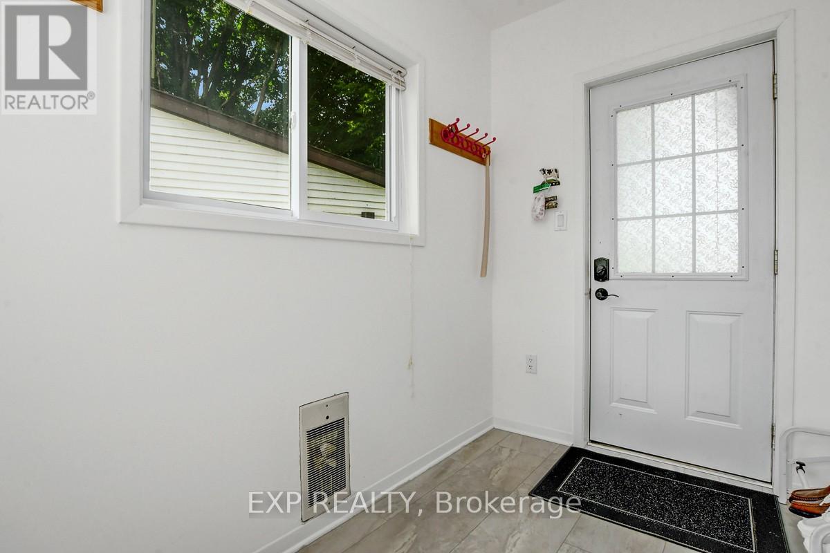 2986 Beaman Lane, Ottawa, Ontario  K9G 1J0 - Photo 8 - X12280634
