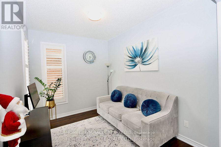 Property at 5 DRAKE AVENUE image 4