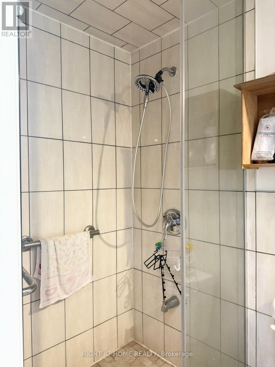 665 Ossington Avenue, Toronto, Ontario  M6G 3T6 - Photo 14 - C12278792