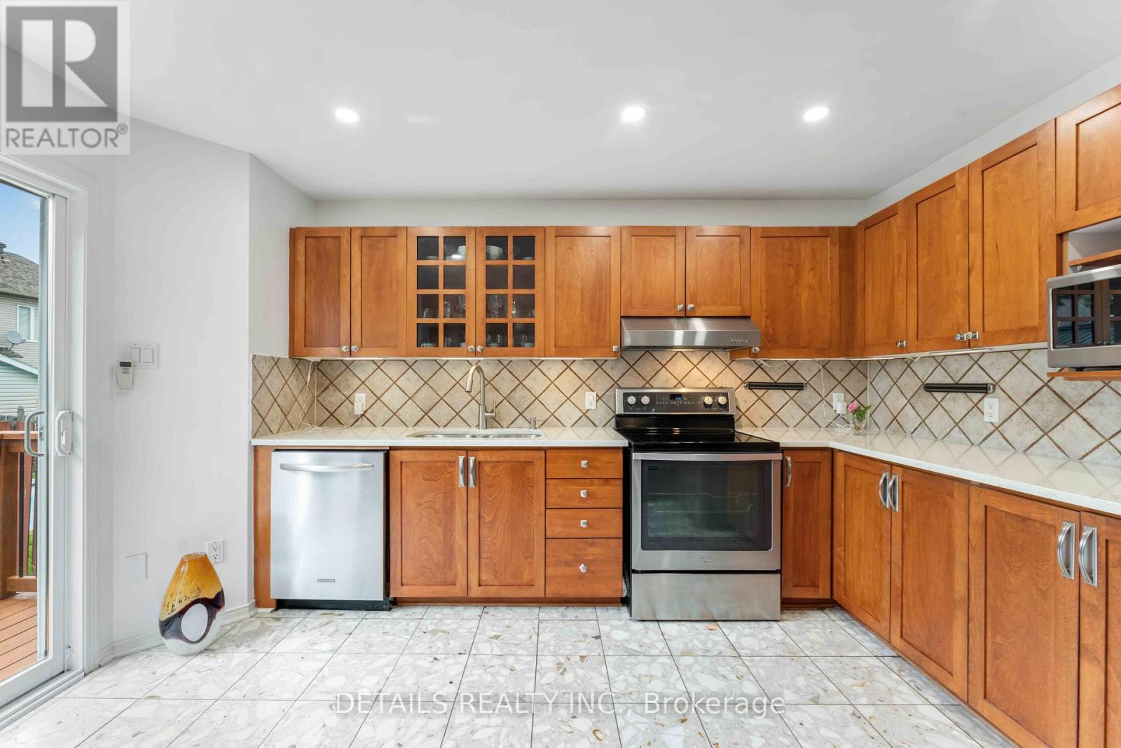 15 Daybreak Street, Ottawa, Ontario  K2G 6R7 - Photo 17 - X12280650