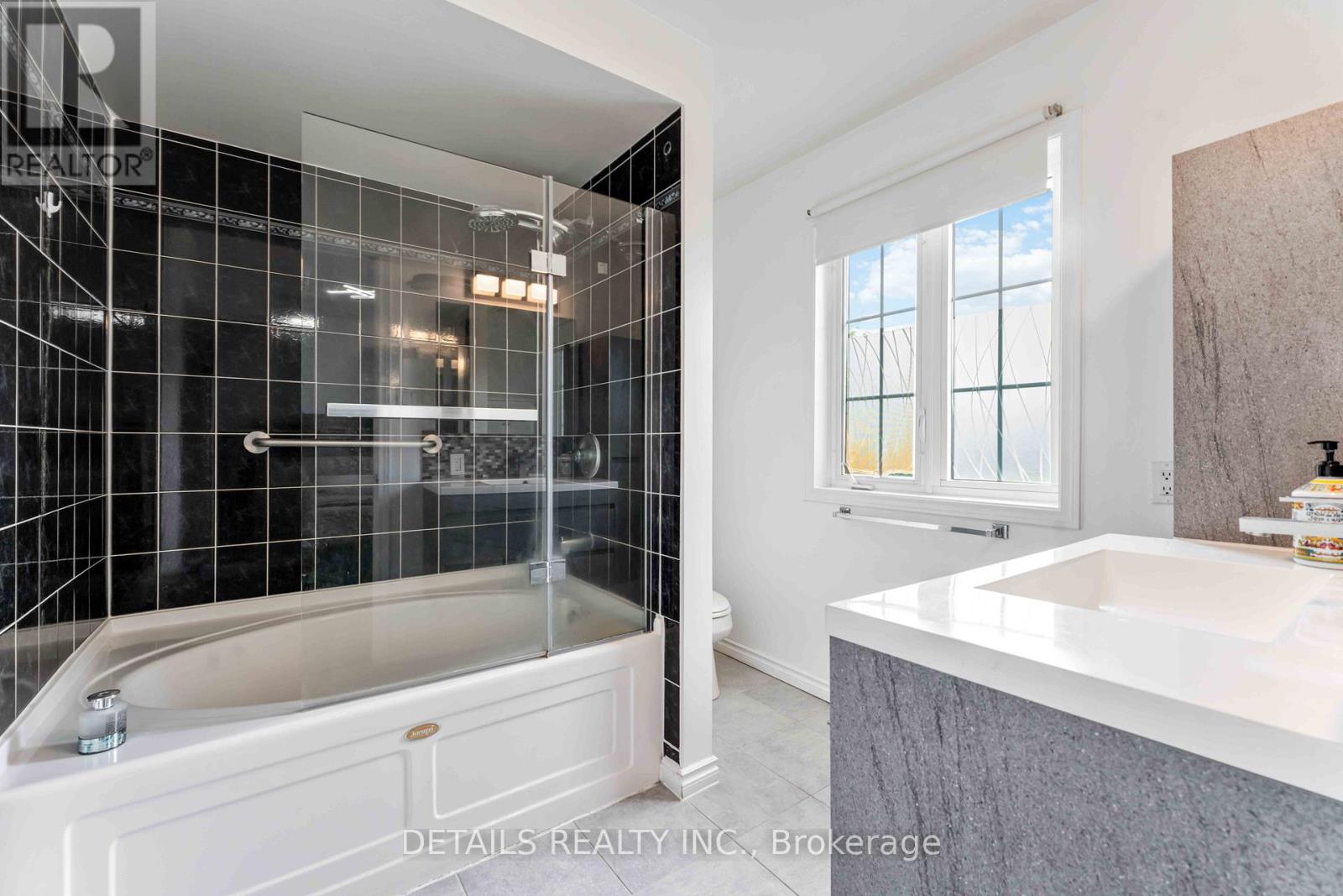 15 Daybreak Street, Ottawa, Ontario  K2G 6R7 - Photo 28 - X12280650