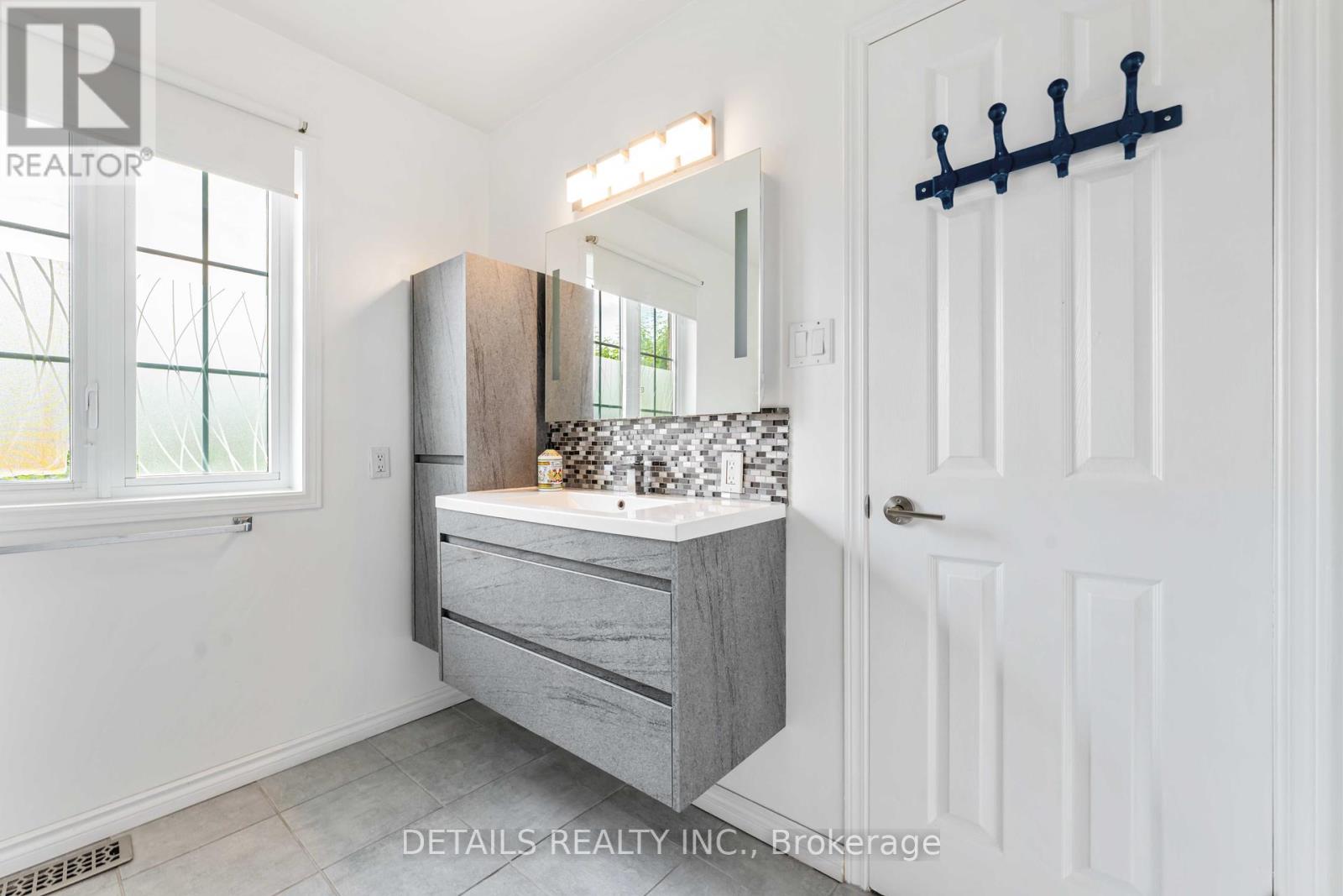 15 Daybreak Street, Ottawa, Ontario  K2G 6R7 - Photo 29 - X12280650