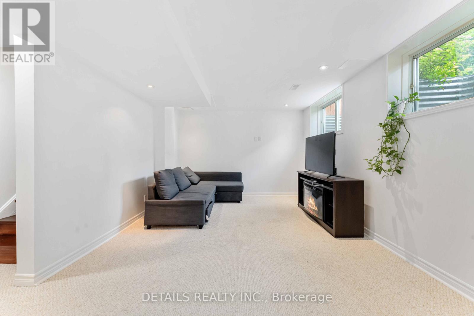 15 Daybreak Street, Ottawa, Ontario  K2G 6R7 - Photo 37 - X12280650