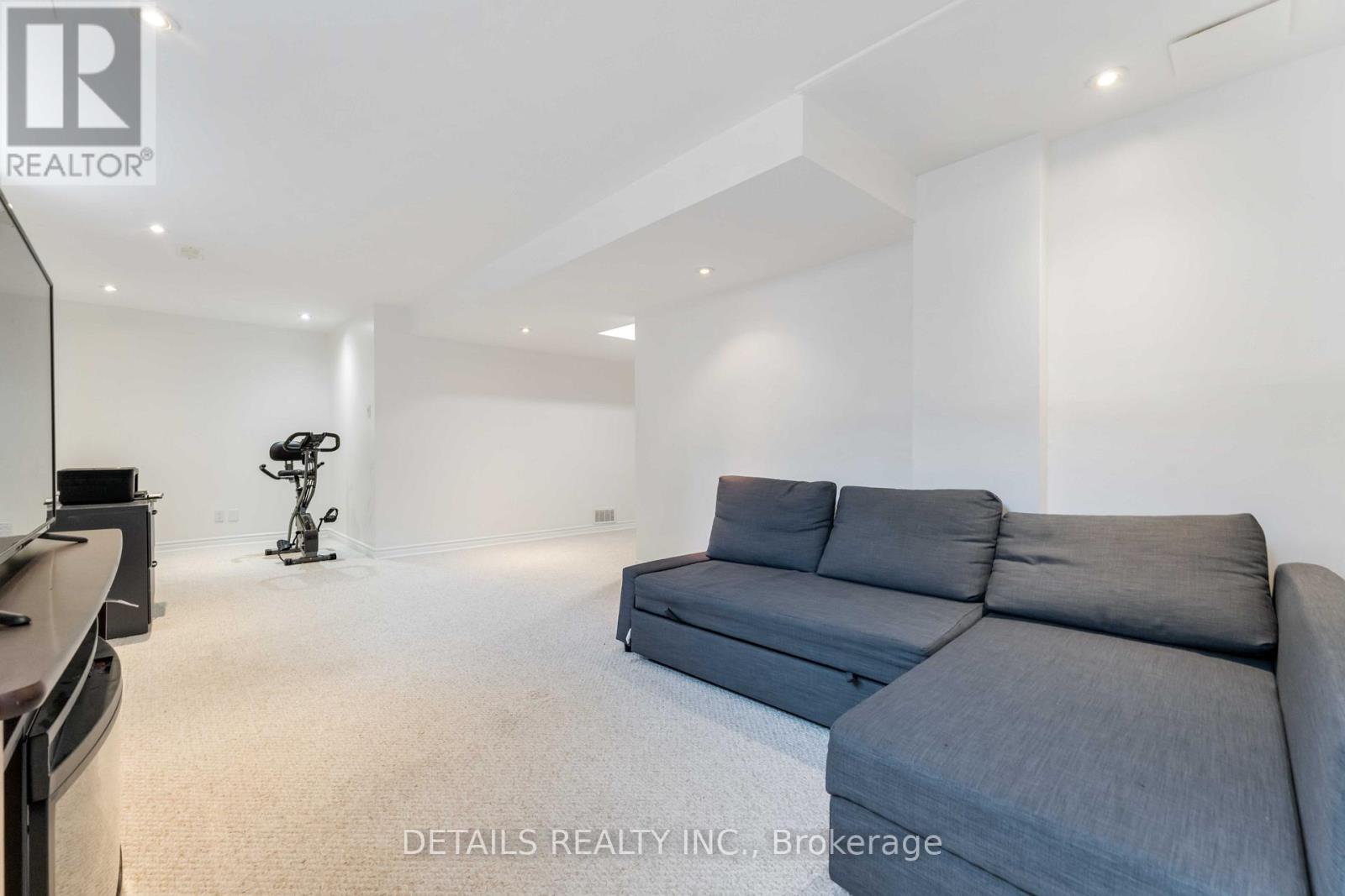 15 Daybreak Street, Ottawa, Ontario  K2G 6R7 - Photo 38 - X12280650