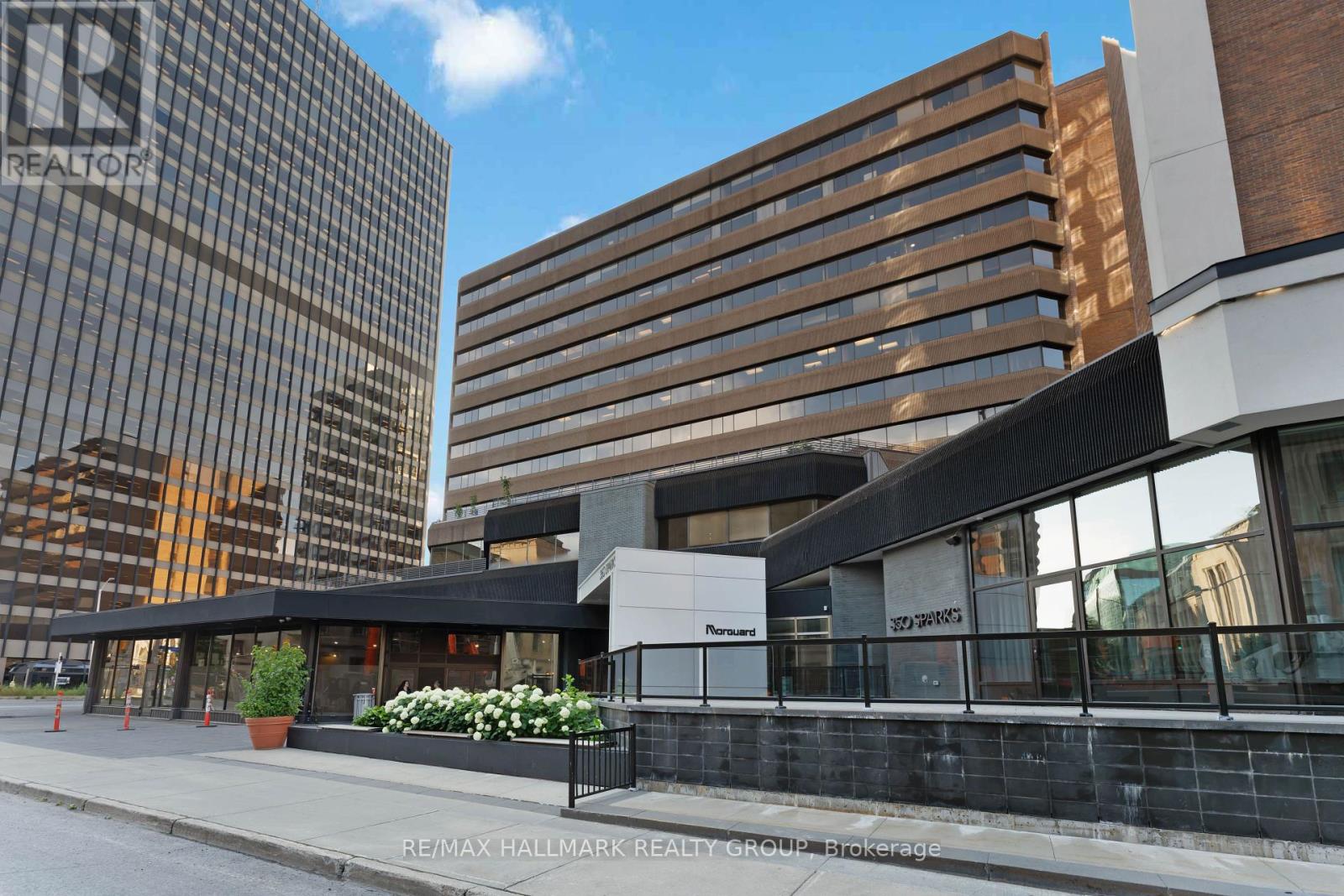 707 - 350 Sparks Street, Ottawa, Ontario  K1R 7S8 - Photo 2 - X12280658