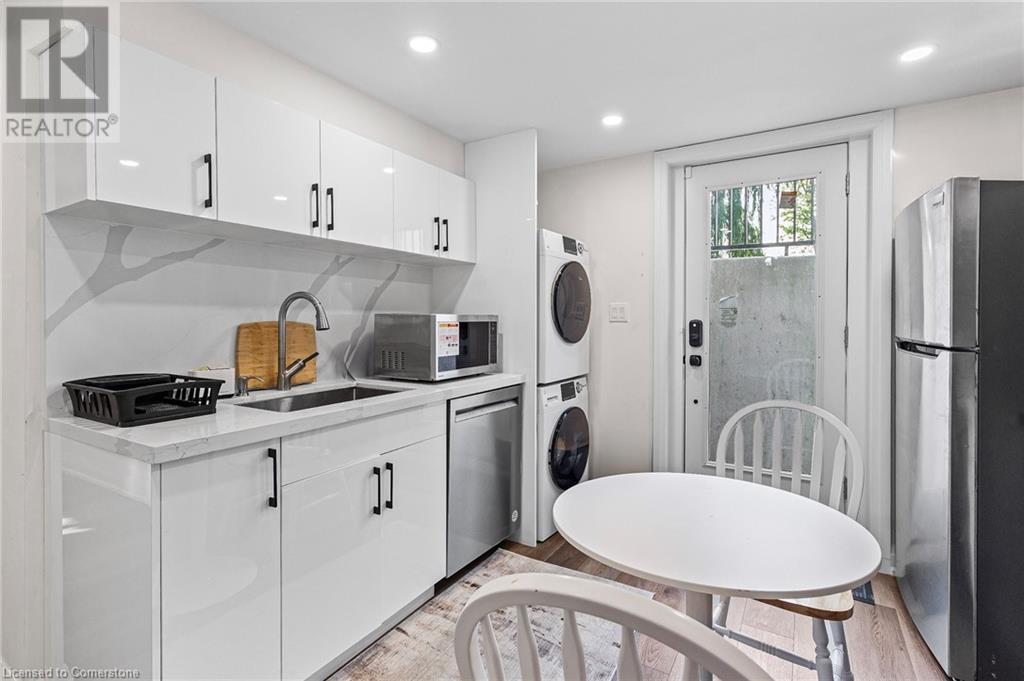 523 Pinegrove Road Unit# Lower, Oakville, Ontario  L6K 2C2 - Photo 3 - 40750495