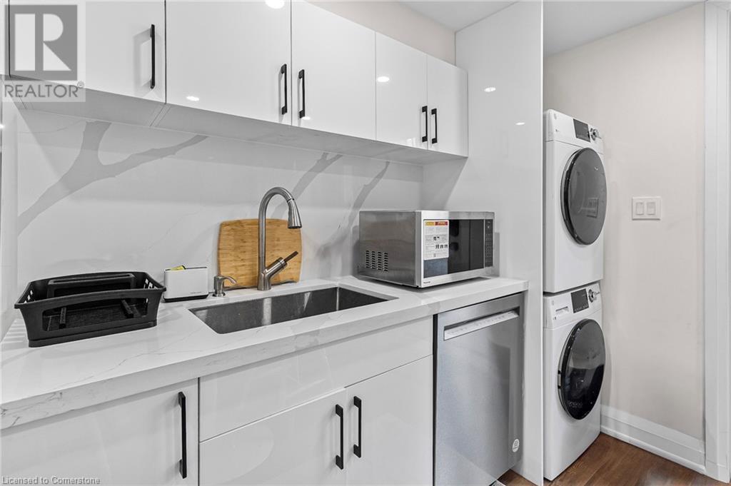 523 Pinegrove Road Unit# Lower, Oakville, Ontario  L6K 2C2 - Photo 4 - 40750495