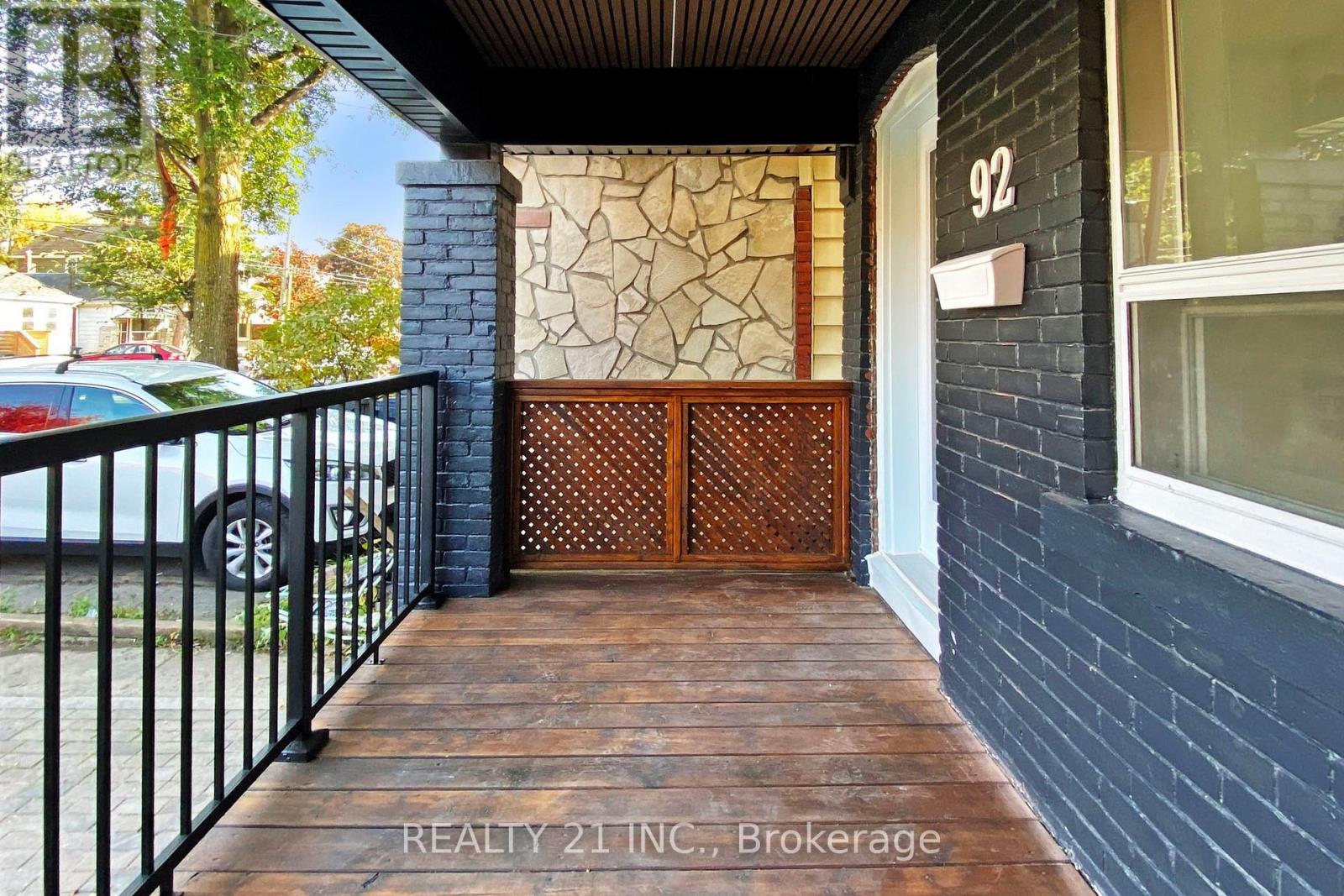 Property at 92 KING EDWARD AVE AVENUE image 2