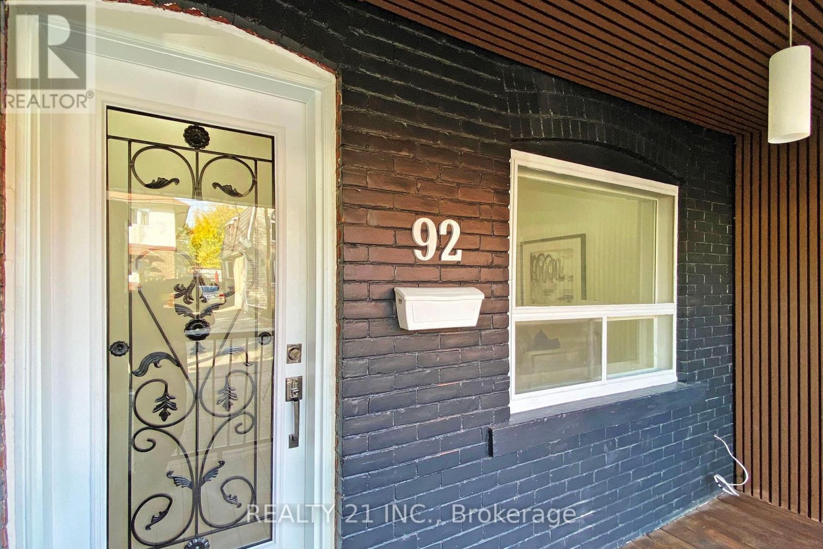 Property at 92 KING EDWARD AVE AVENUE image 4