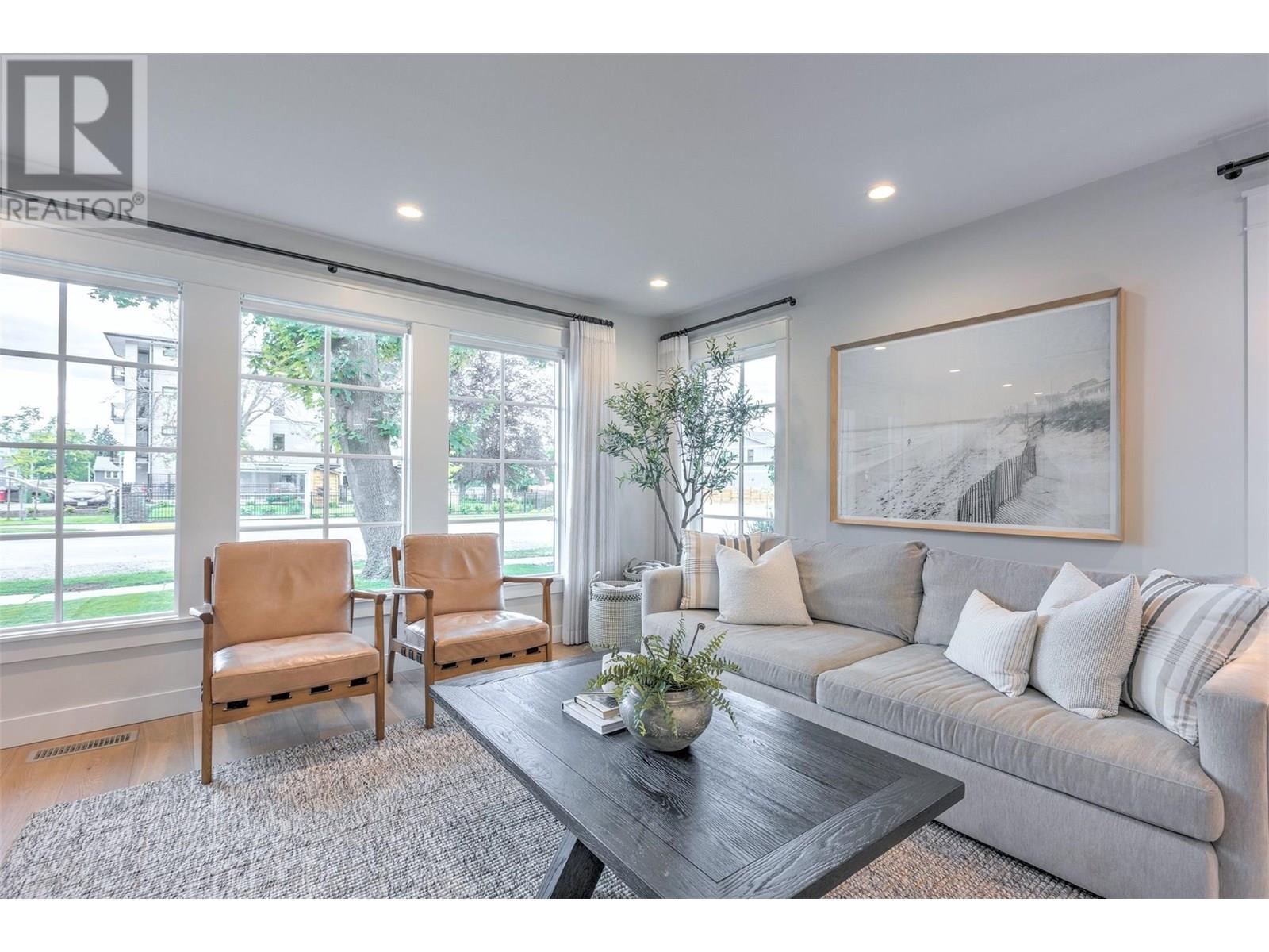 Property at 620 Cambridge Avenue image 5