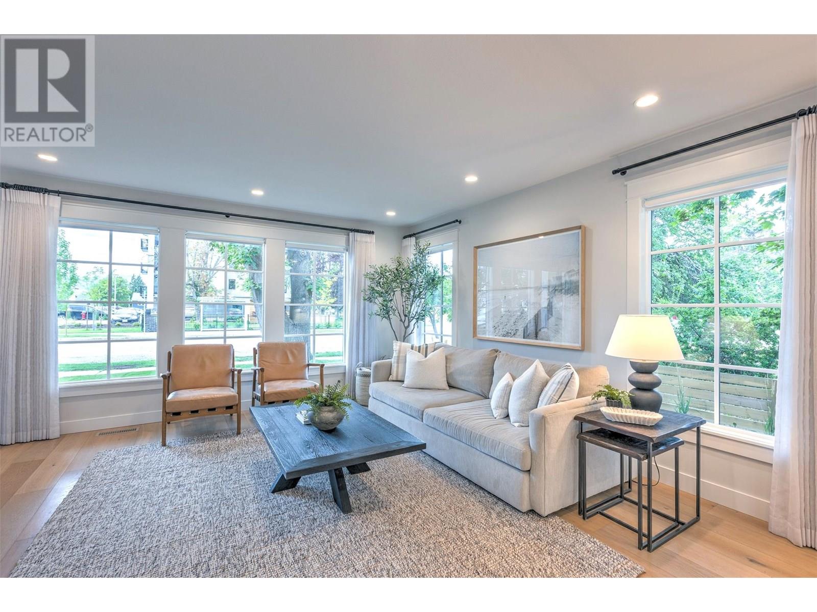 Property at 620 Cambridge Avenue image 3