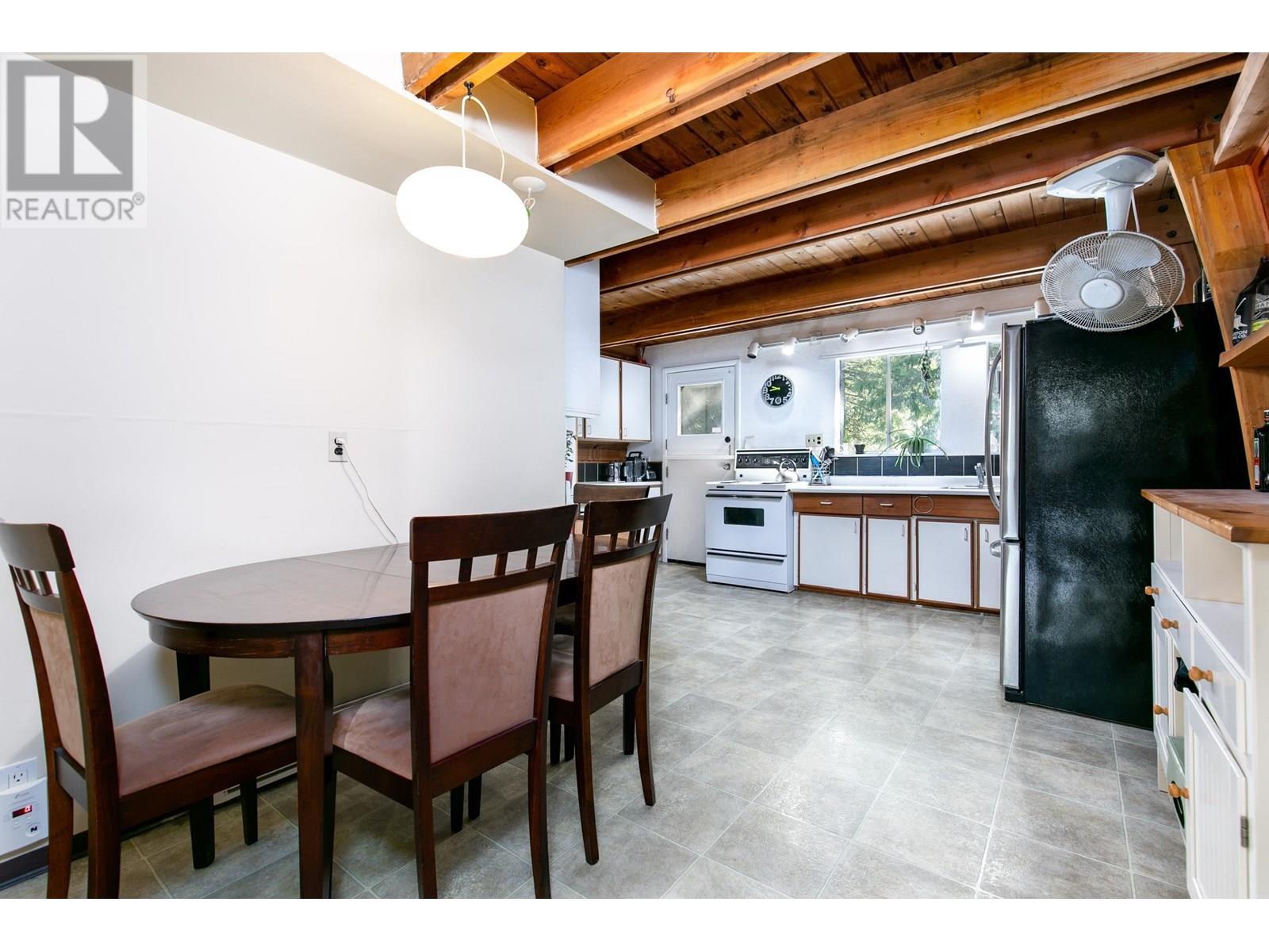 8160 Alpine Way, Whistler, British Columbia  V8E 0G2 - Photo 7 - R3025300