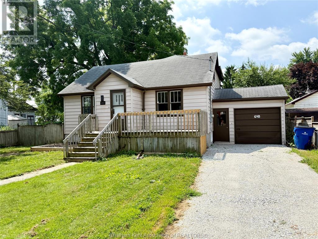 Property at 648 Wallace STREET image 2
