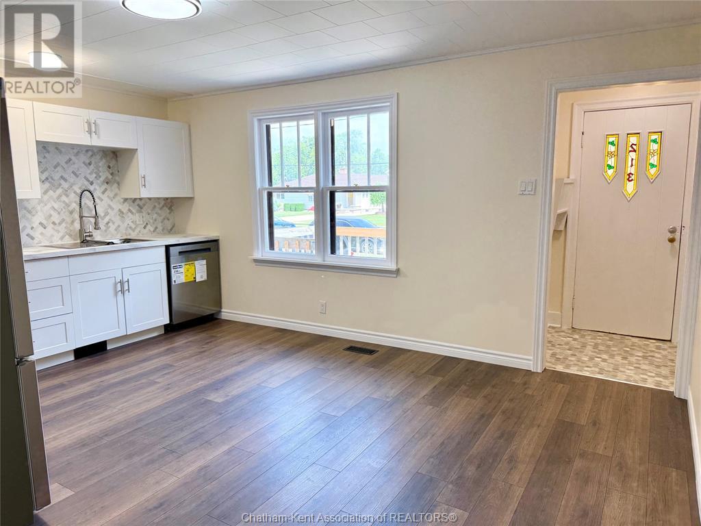 Property at 648 Wallace STREET image 5
