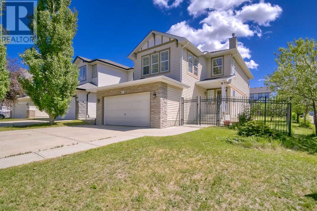 Property at 81 Evansmeade Circle NW image 2