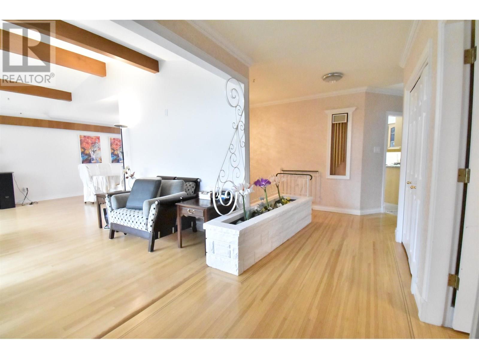 7155 Elmhurst Drive, Vancouver, British Columbia  V5S 2X5 - Photo 2 - R3021759