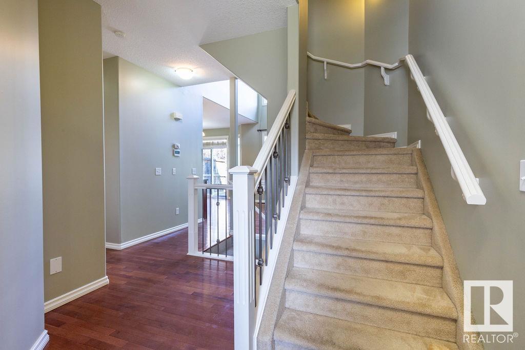 Property at 11546 11 AV SW image 4