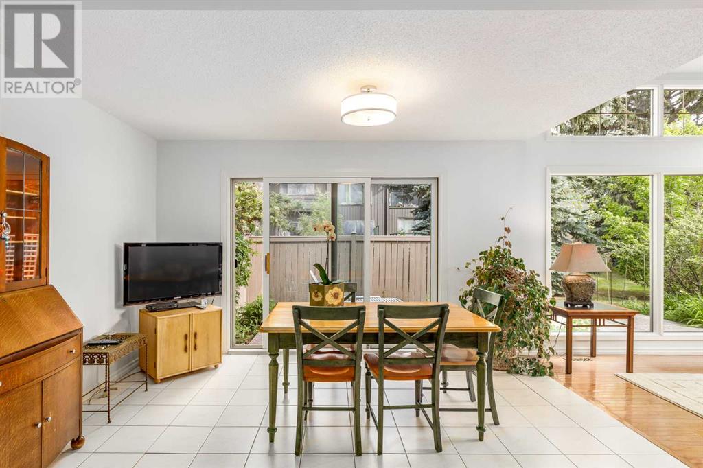 Property at 54, 1815 Varsity Estates Drive NW image 5