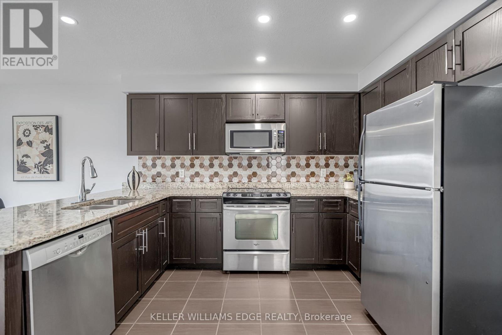 19 Oakes Crescent, Guelph, Ontario  N1E 0J6 - Photo 12 - X12274444