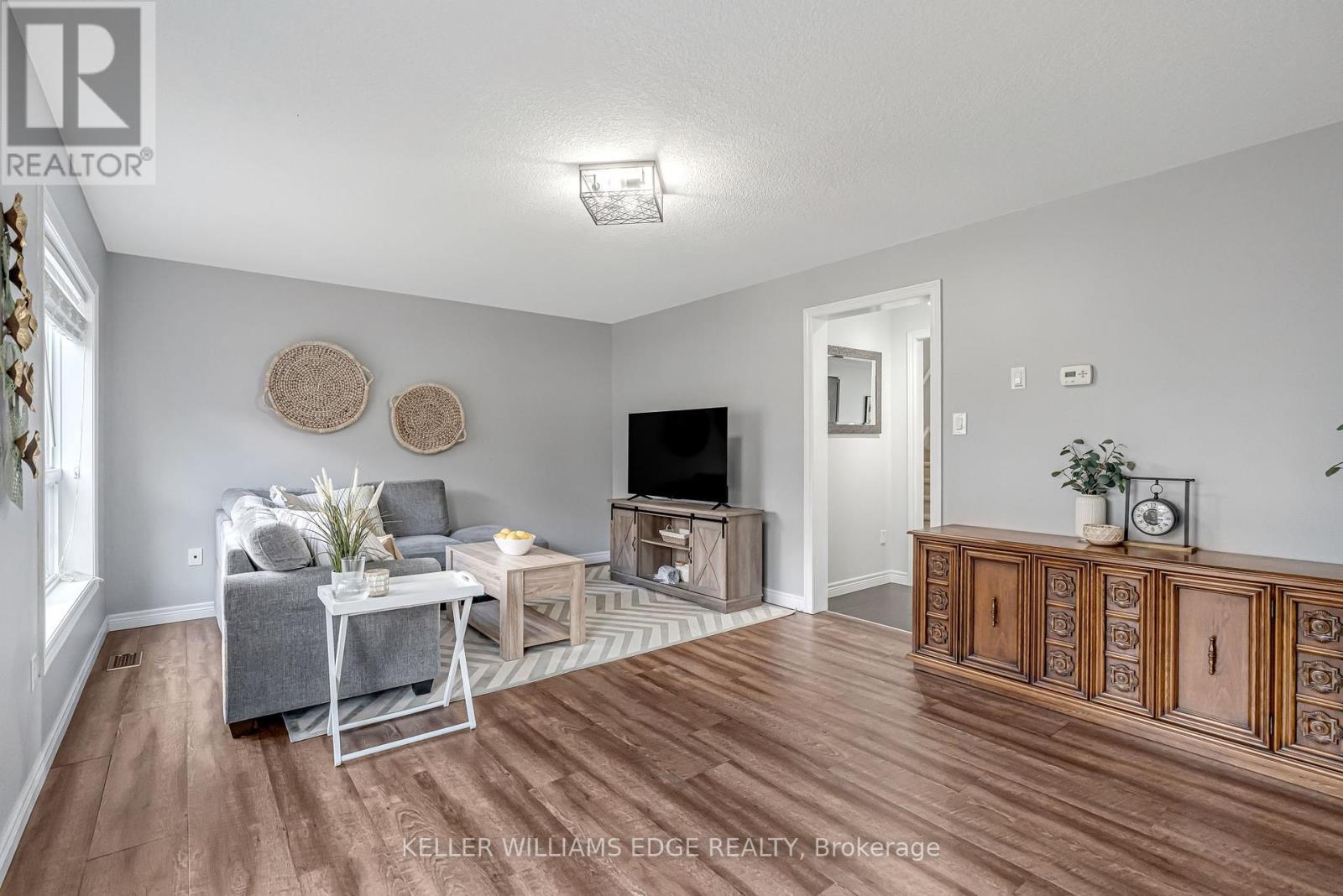 19 Oakes Crescent, Guelph, Ontario  N1E 0J6 - Photo 18 - X12274444