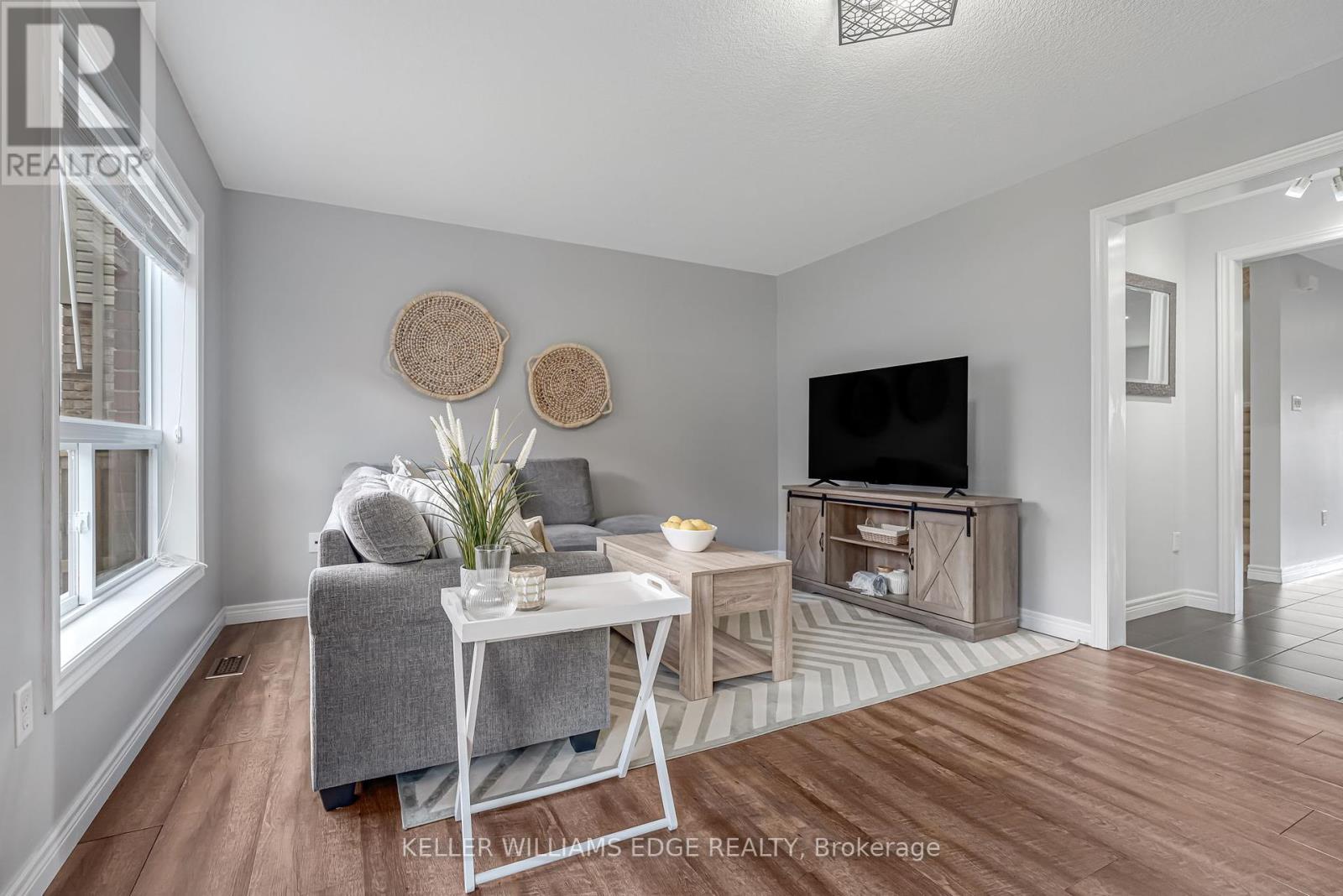 19 Oakes Crescent, Guelph, Ontario  N1E 0J6 - Photo 16 - X12274444