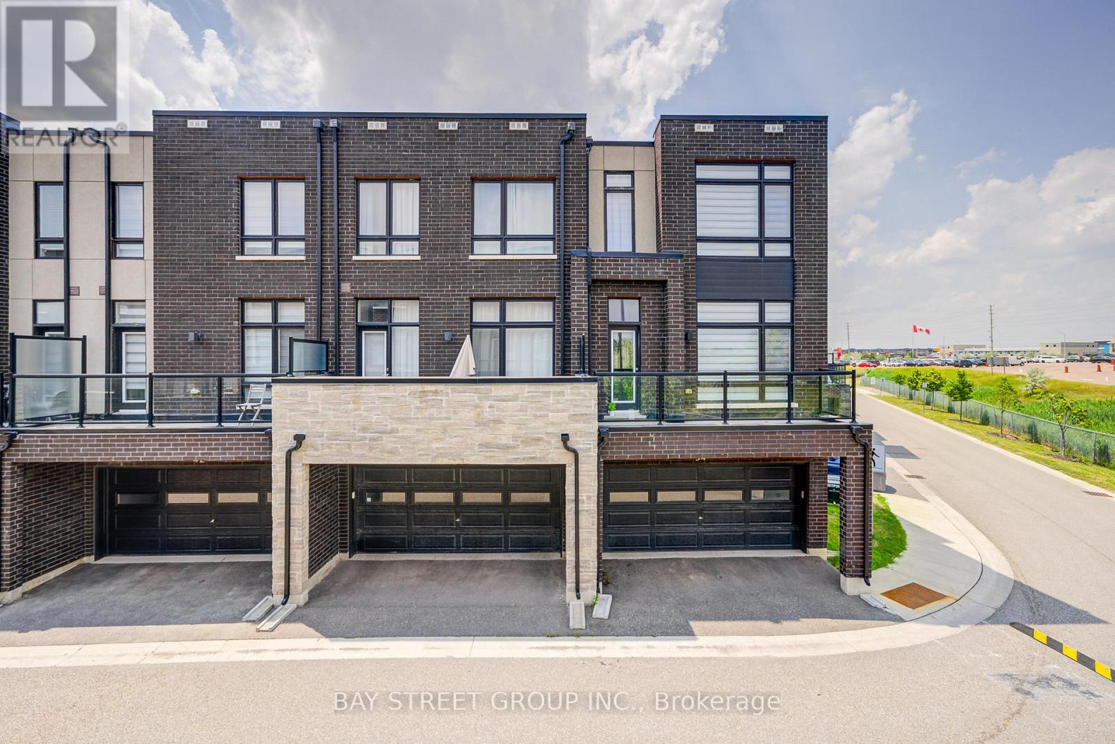 35 Carpaccio Avenue, Vaughan, Ontario  L4H 4R5 - Photo 45 - N12280803
