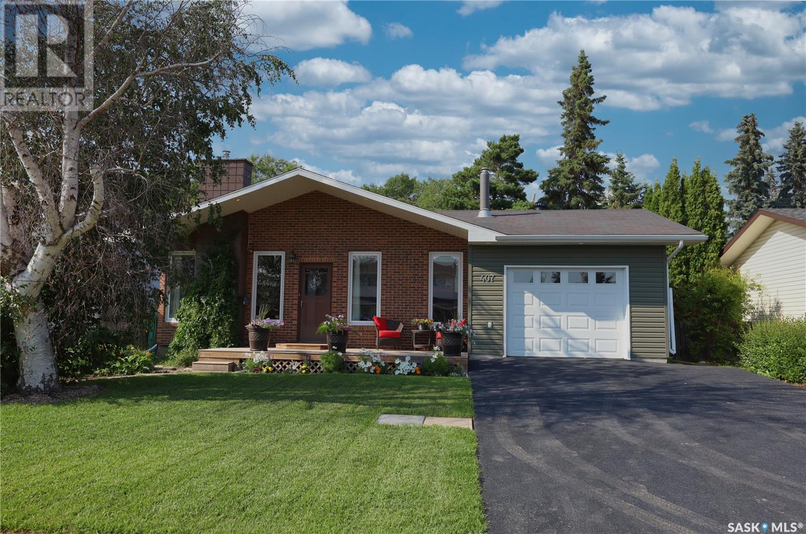 407 3rd STREET E, langham, Saskatchewan