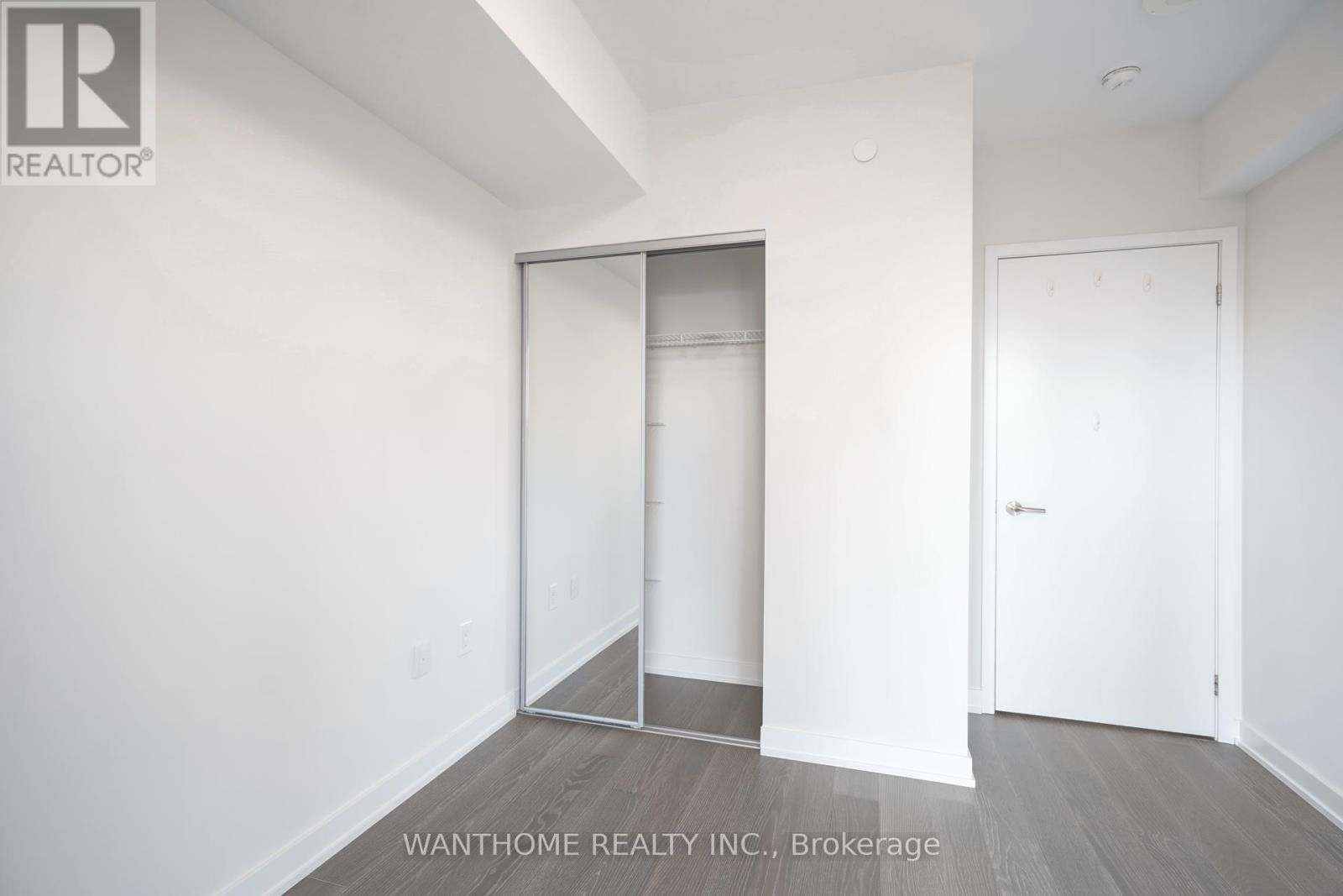 1607 - 11 Wellesley Street W, Toronto, Ontario  M4Y 0G4 - Photo 10 - C12280824