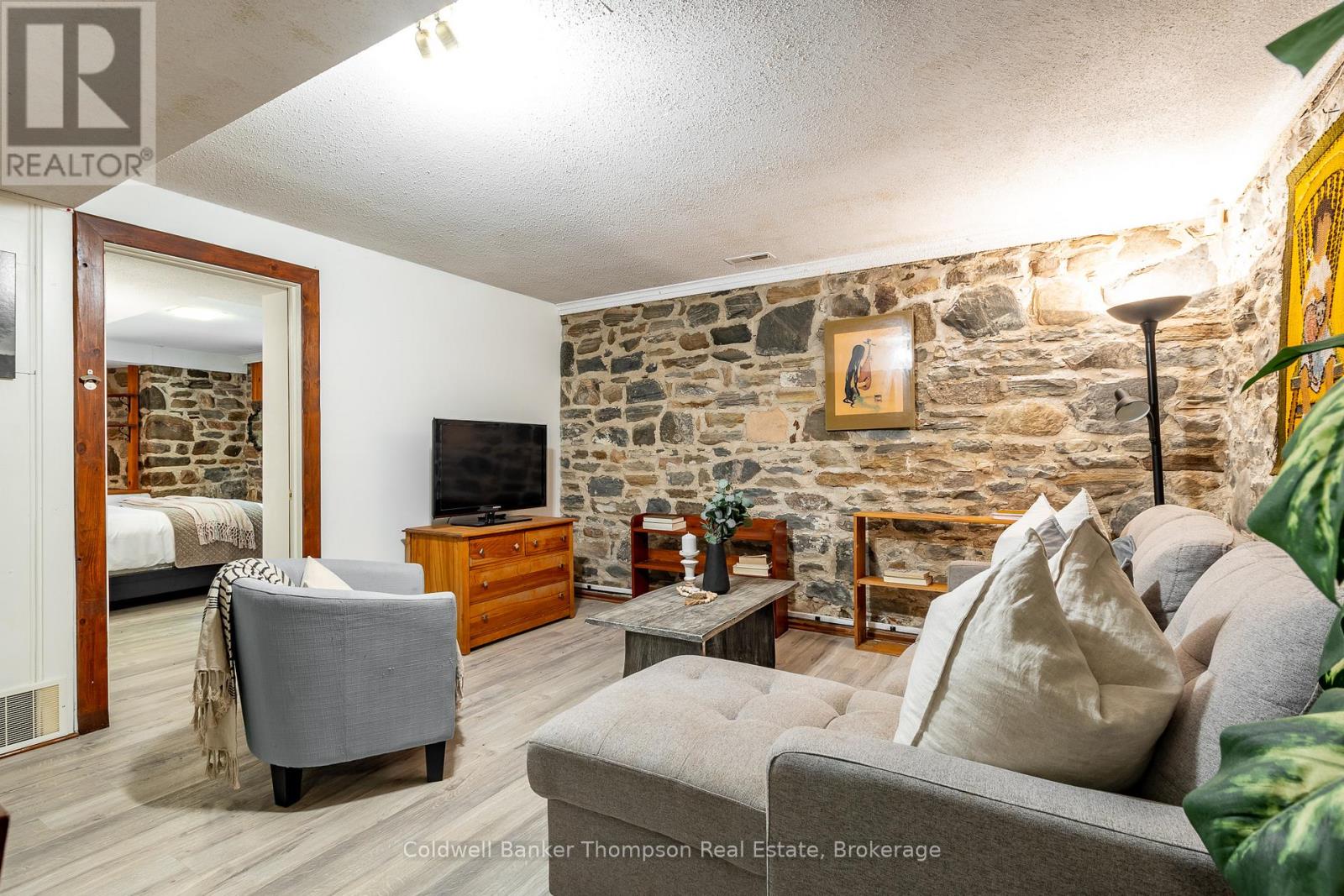 68 West Street S, Huntsville, Ontario  P1H 1P9 - Photo 33 - X12280853