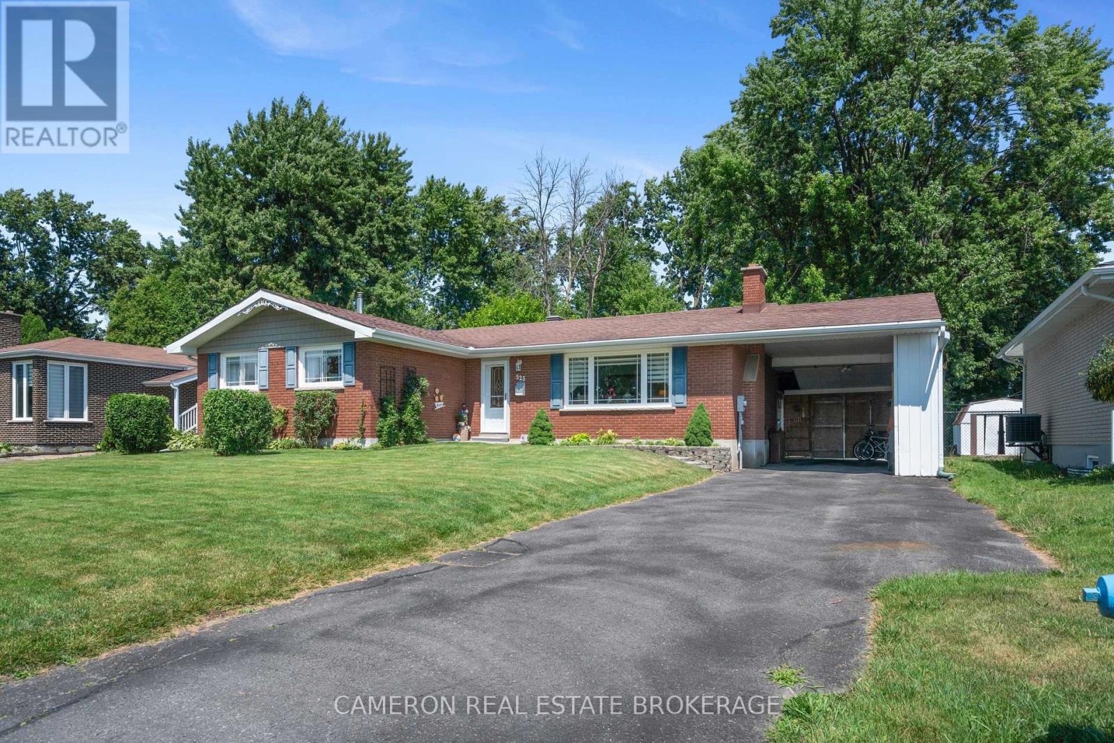 523 LYNWOOD DRIVE, Cornwall, Ontario