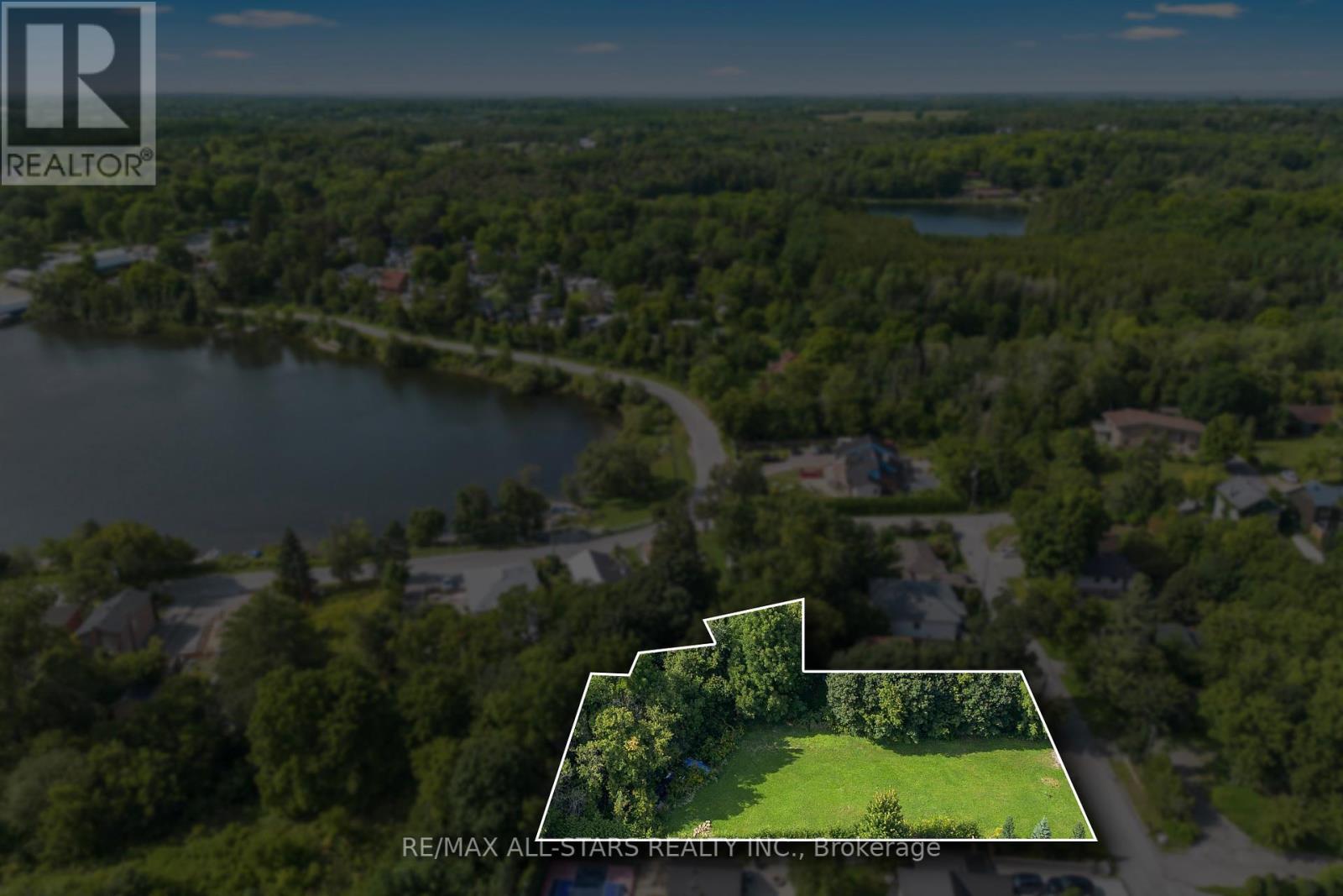 12 Churchill Drive S, Whitchurch-Stouffville, Ontario  L4A 7X3 - Photo 12 - N12280847