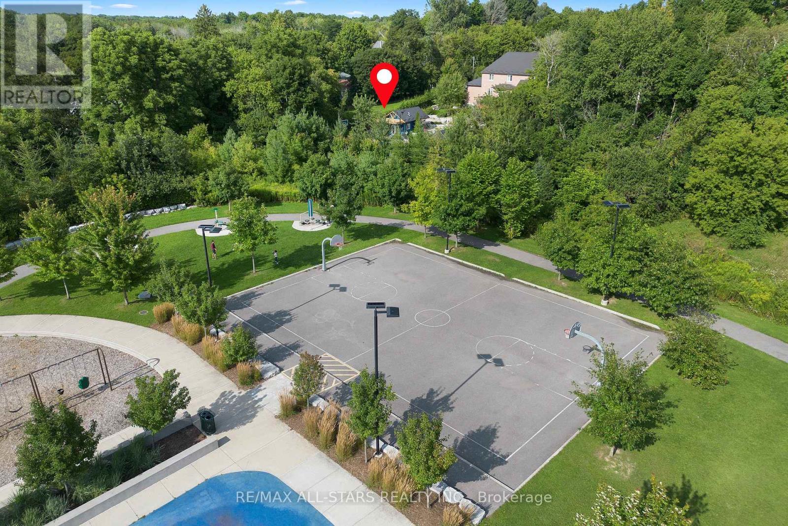 12 Churchill Drive S, Whitchurch-Stouffville, Ontario  L4A 7X3 - Photo 17 - N12280847