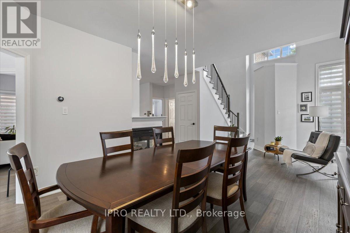 Property at 5 CHAPLIN CRESCENT image 4