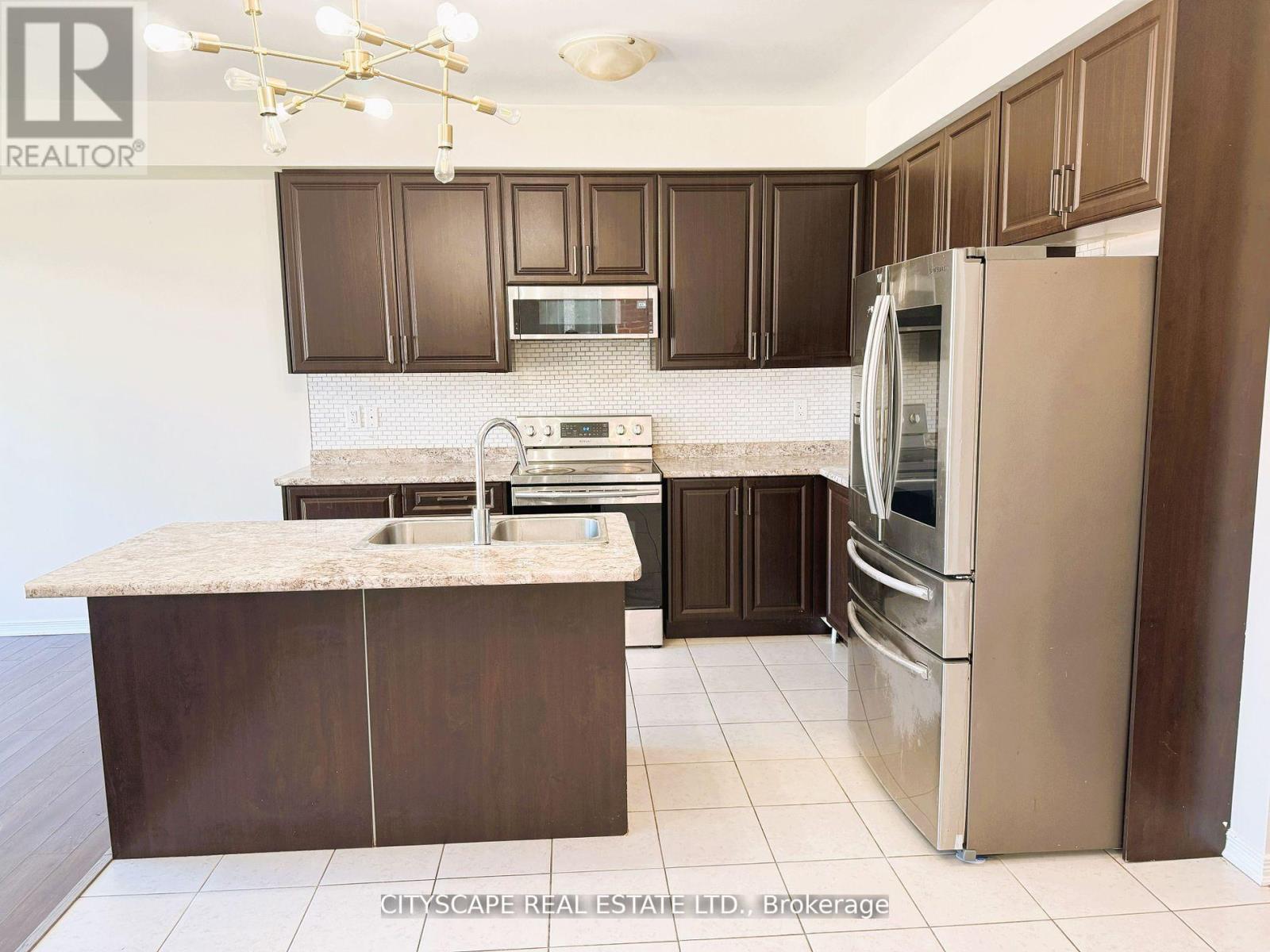 Property at 72 MACLACHLAN AVENUE image 5