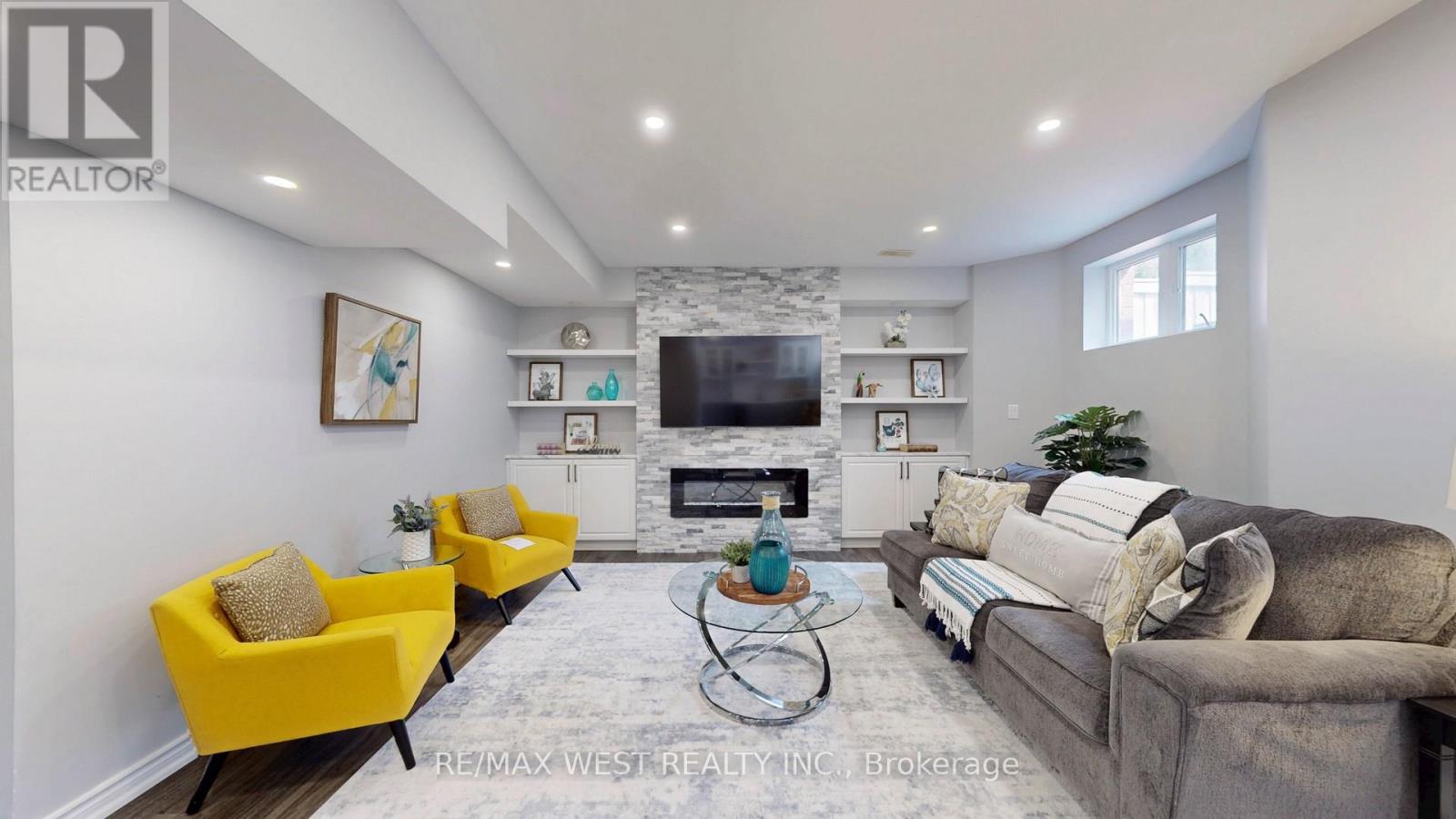 Property at 230 DALGLEISH GARDENS image 4