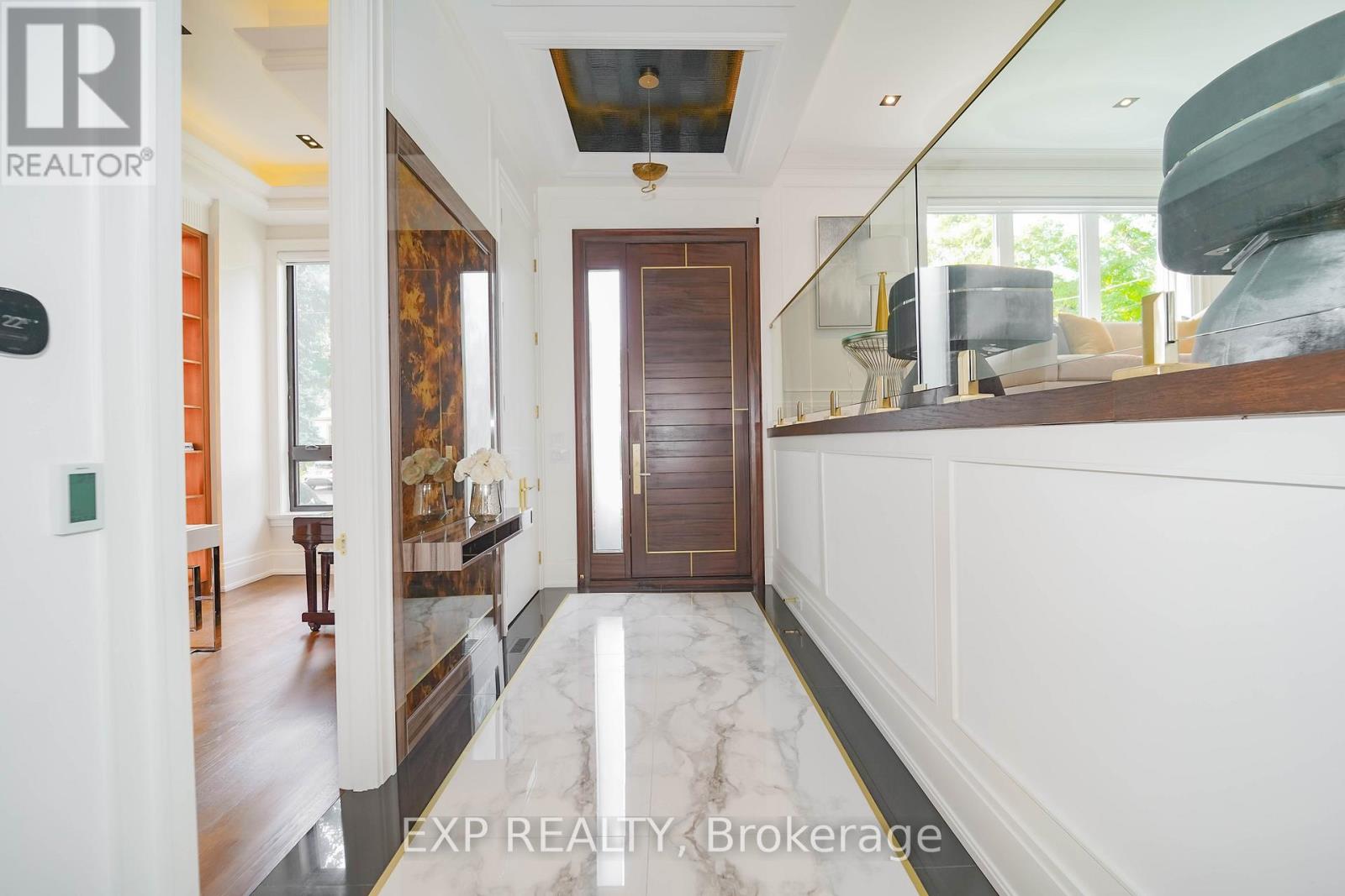 Property at 32 ATHABASKA AVENUE image 2