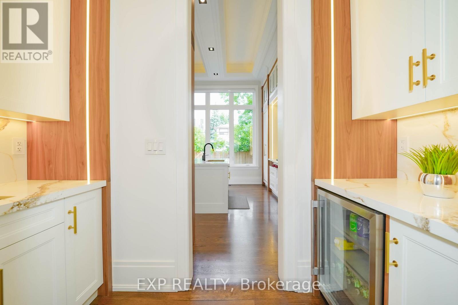 32 Athabaska Avenue, Toronto, Ontario  M2M 2T7 - Photo 17 - C12277538