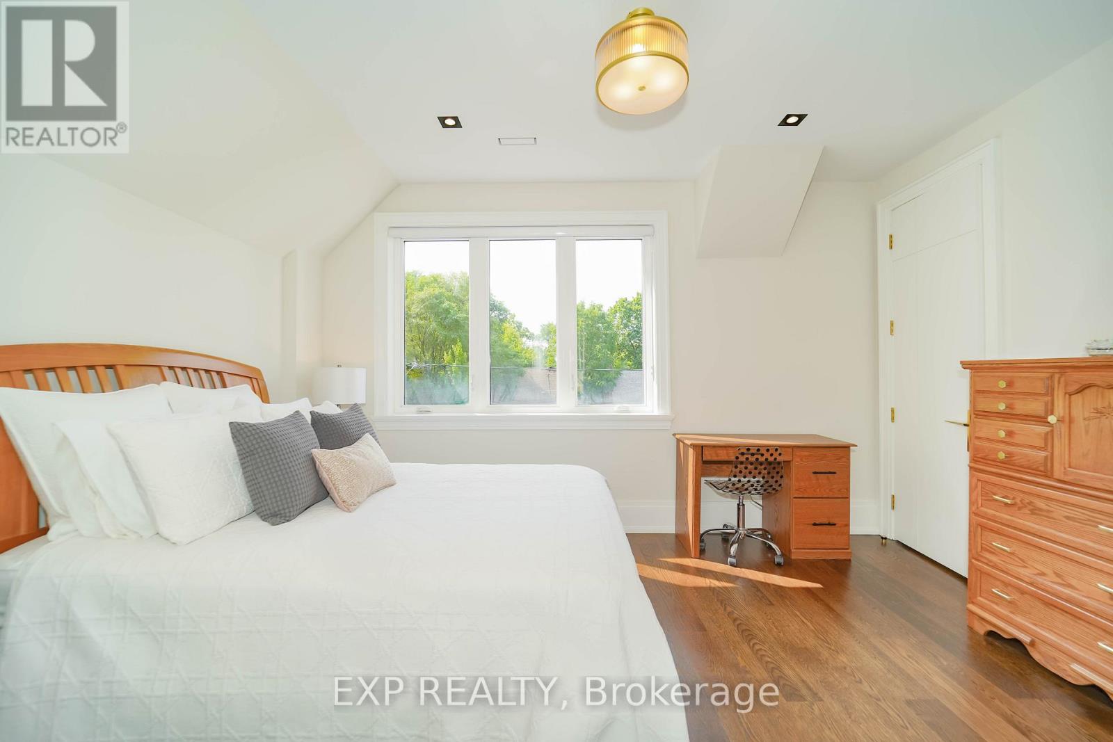 32 Athabaska Avenue, Toronto, Ontario  M2M 2T7 - Photo 31 - C12277538
