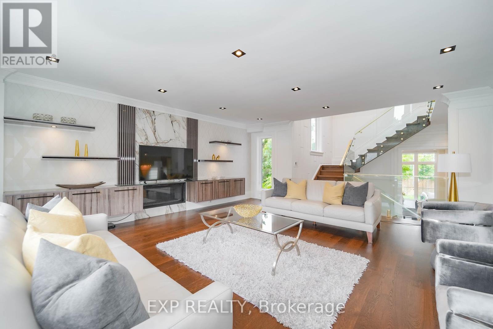 32 Athabaska Avenue, Toronto, Ontario  M2M 2T7 - Photo 7 - C12277538