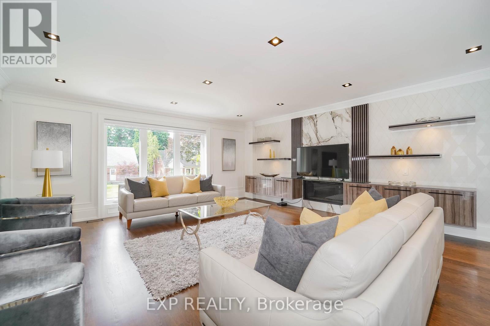32 Athabaska Avenue, Toronto, Ontario  M2M 2T7 - Photo 6 - C12277538