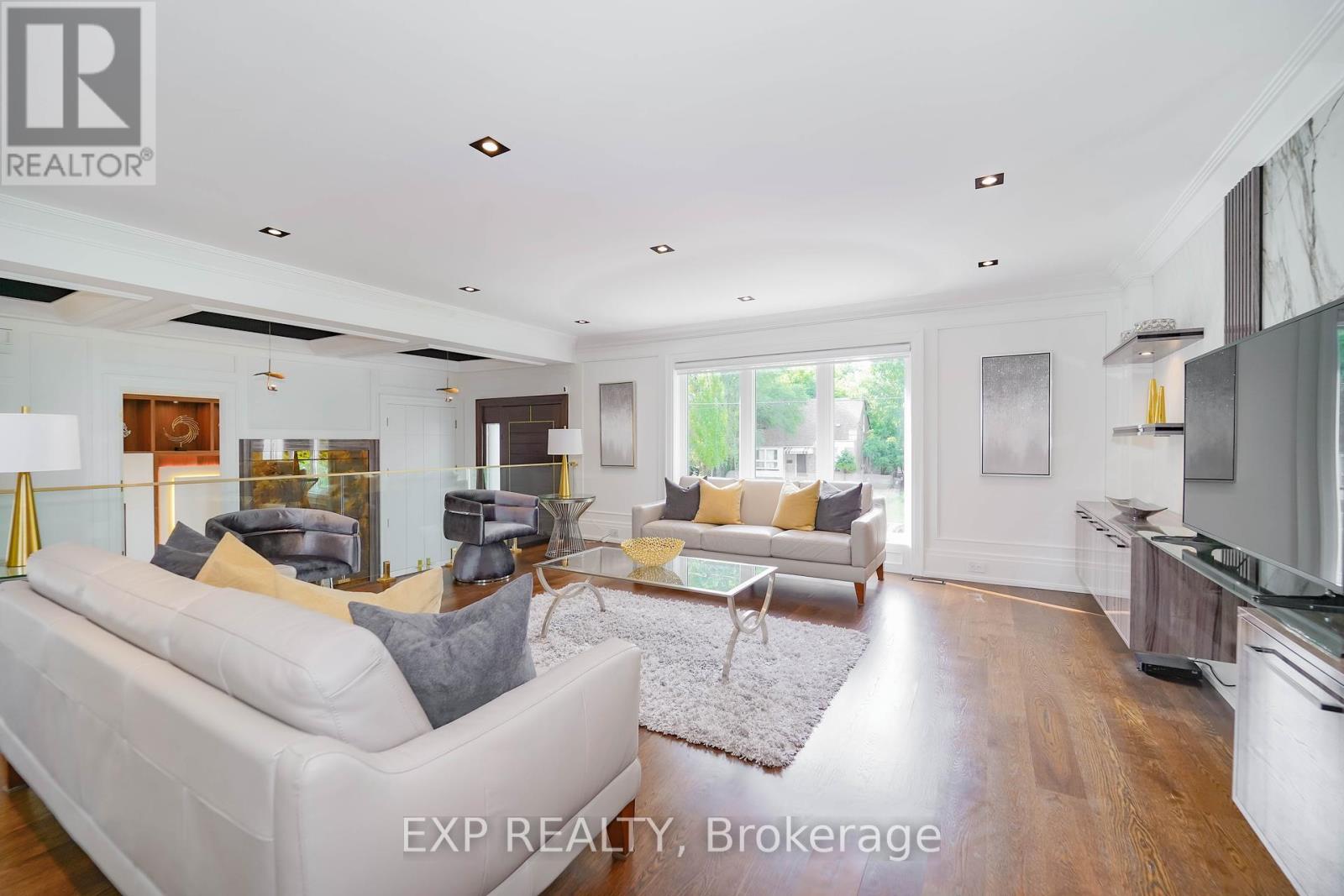 Property at 32 ATHABASKA AVENUE image 5