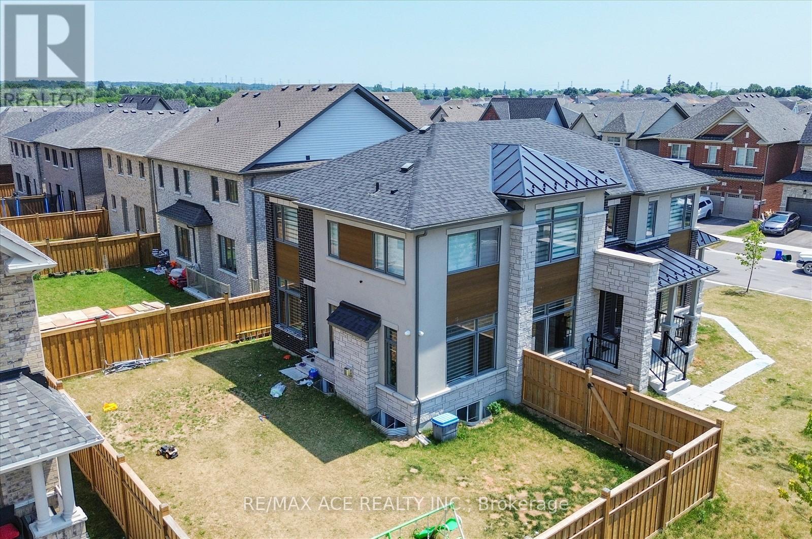 Property at 63 WAMSLEY CRESCENT image 4