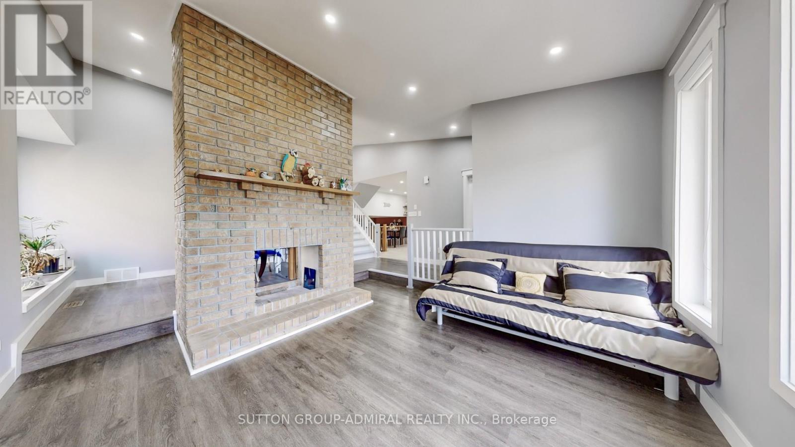 Property at 52 RIVERSIDE DRIVE image 5